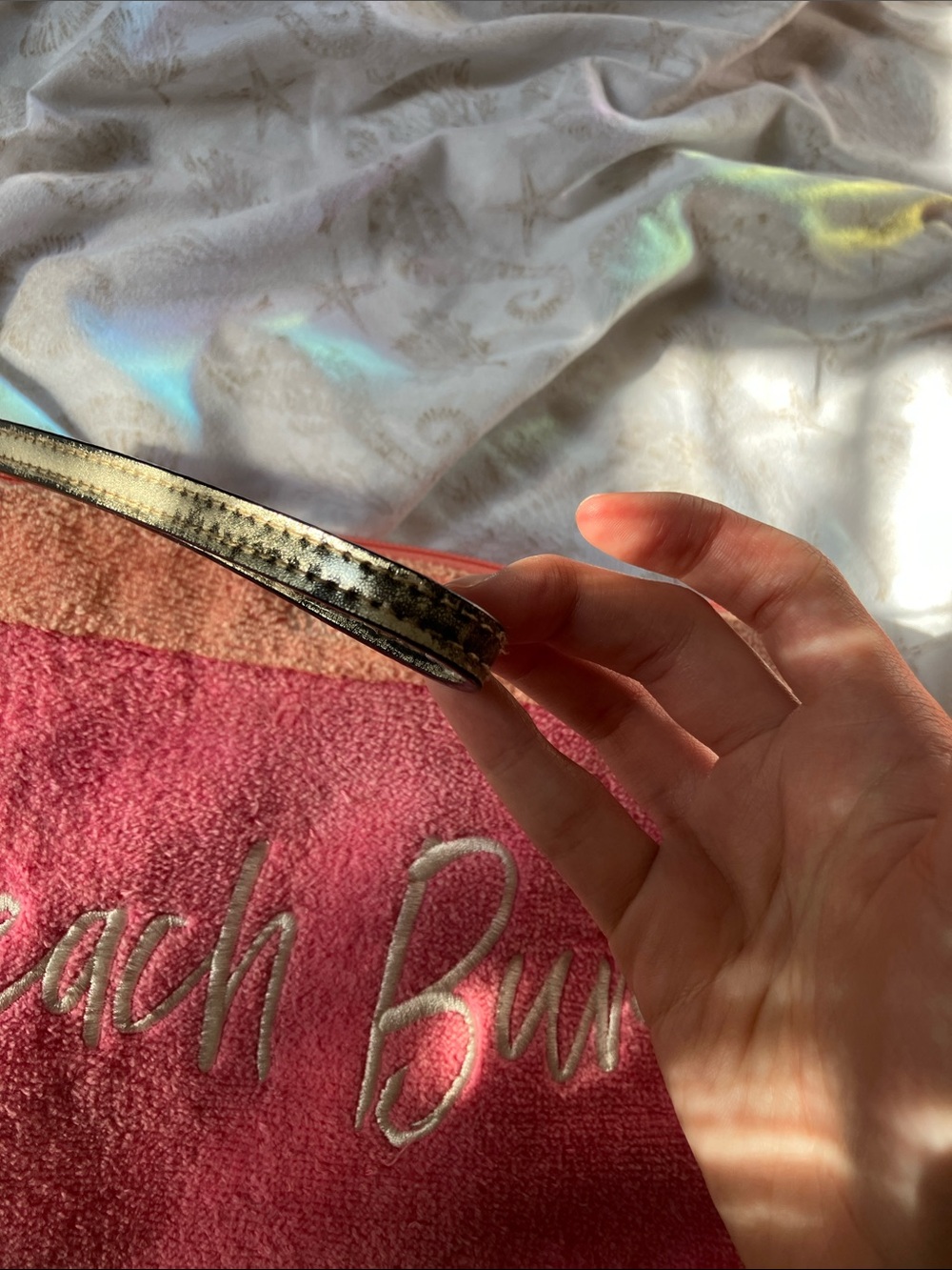 (QUITE A BIT OF WEAR LOOK AT DESCRIPTION) Victoria secret makeup bag - Picture 3 of 13